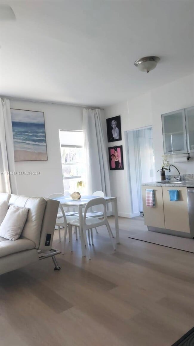 Foto del edificio - 1358 Pennsylvania Ave