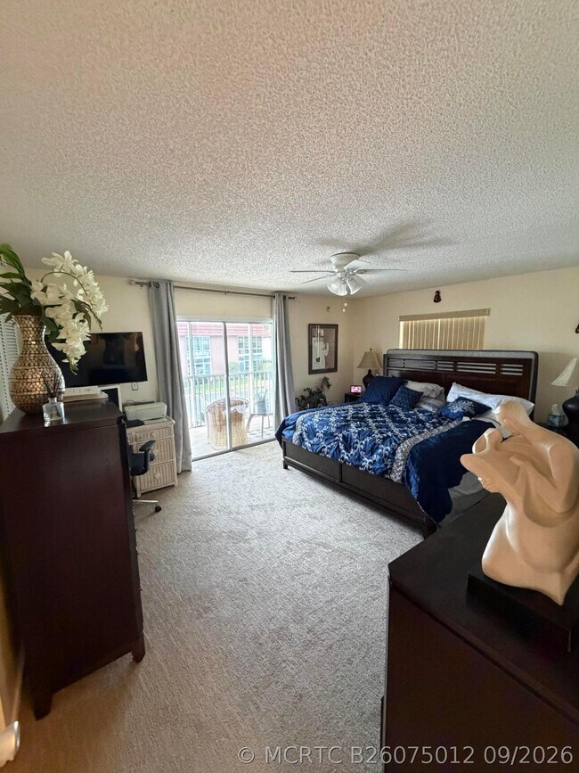Foto del edificio - 96 Spring Lake Dr