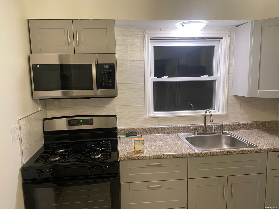 Primary Photo - 128-20 150th St