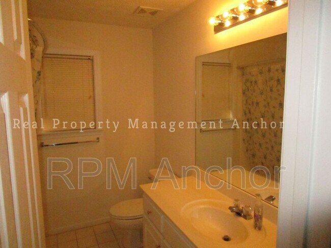 Building Photo - 1017 Bench Mark Dr