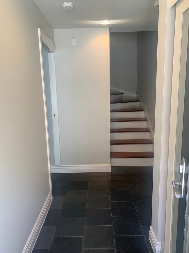 Foto del edificio - 334 N Jefferson St