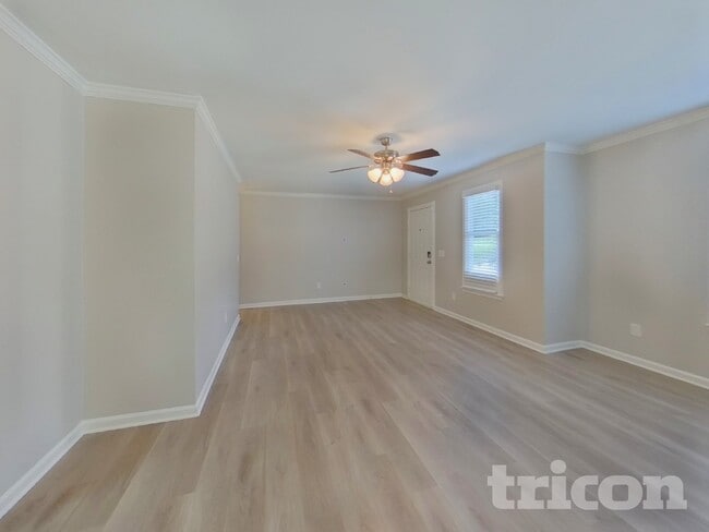 Building Photo - 13 Dyers Hall Ct