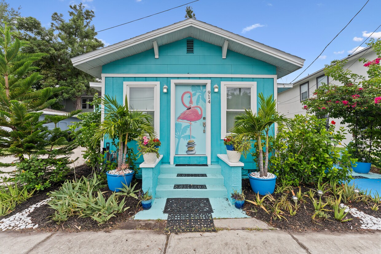 entrada principal - 914 8th St N