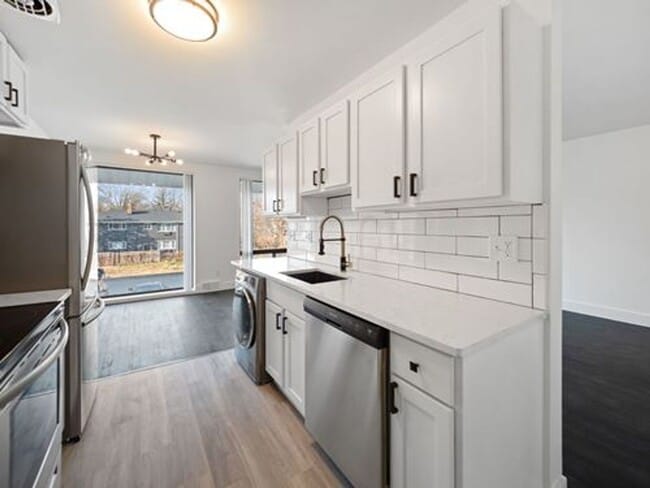 Interior Photo - Royal Oakland Apartments (Better Livin LLC)