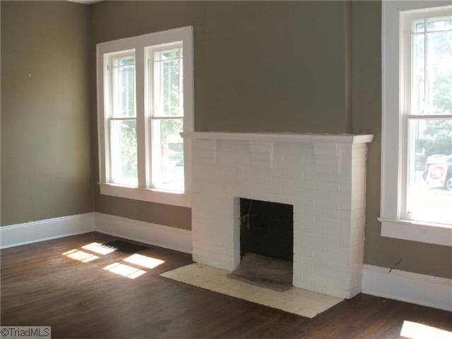 Building Photo - 603 Miller St