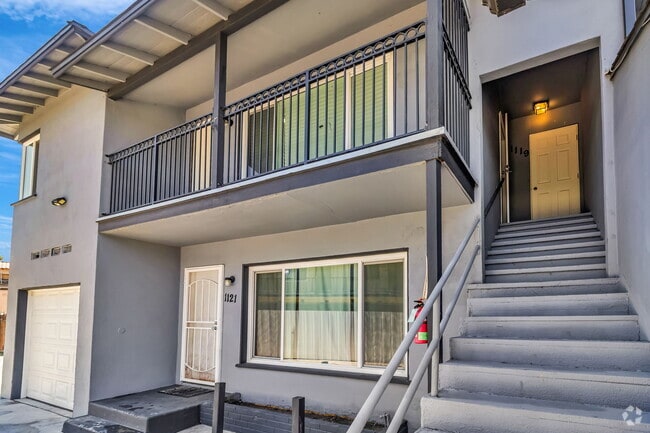 Building Photo - 1119 N Mayfield Ave