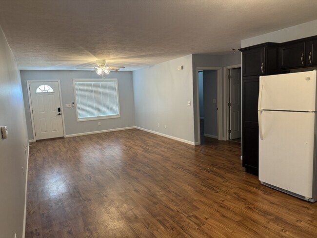 Building Photo - 180 Wild Rose Ln