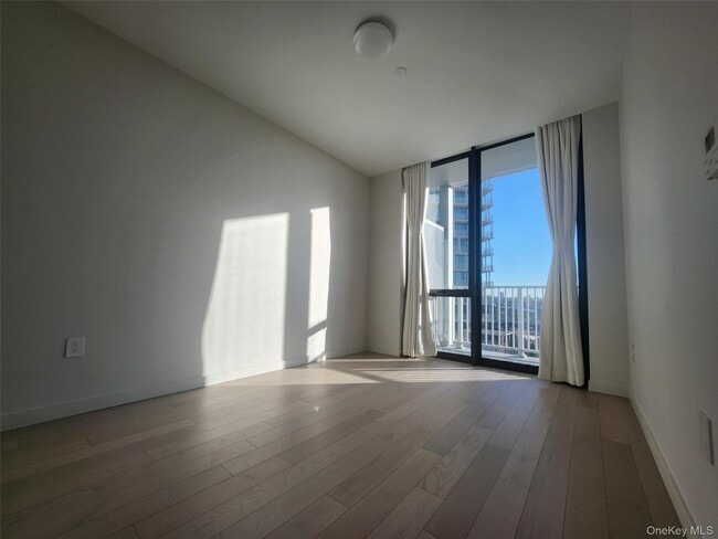 Foto del edificio - 131-02A-131-040 40th Rd