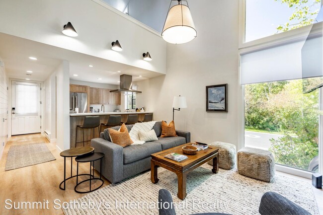 Building Photo - 1 br, 2 bath House - 1480 Three Kings Dr #15