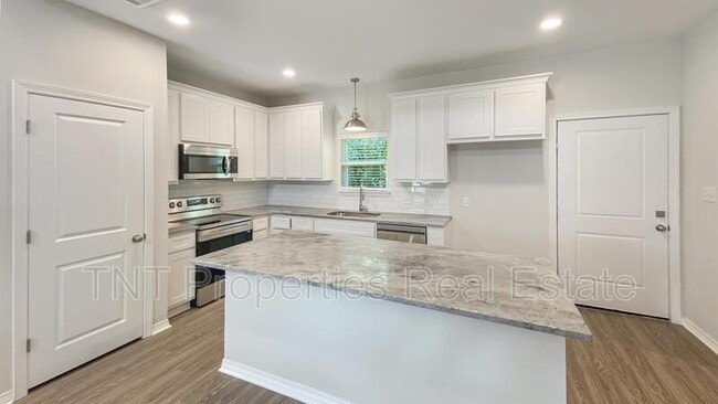 Photo - 505 N Logan Ave House