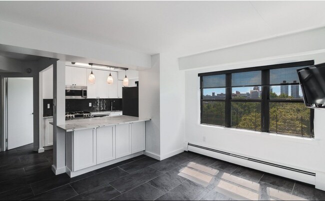 Foto del edificio - 300 W 110th St