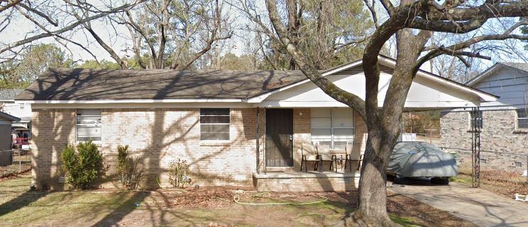 Primary Photo - 5420 McClellan Dr