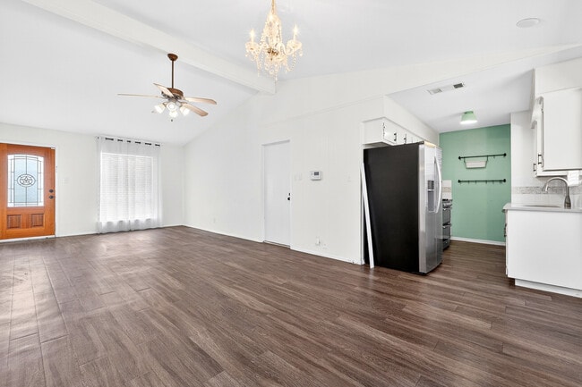 Foto del edificio - 8408 Maine Dr