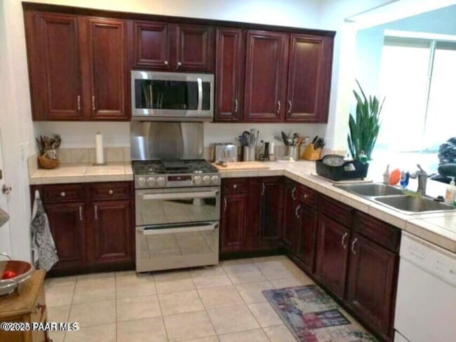 Building Photo - 413 Tangerine Ave