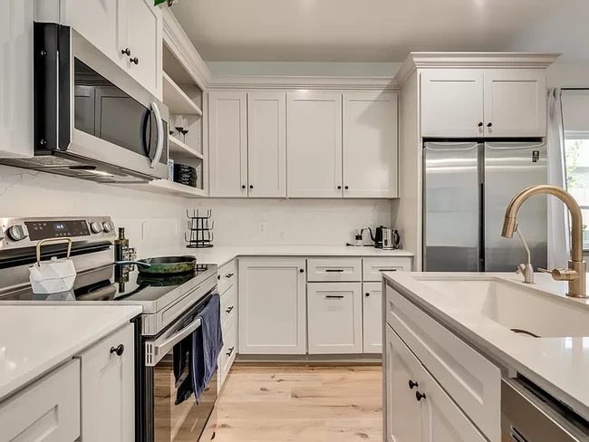 Kitchen - 2719 Foreman St