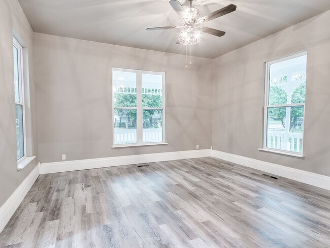 Foto del edificio - Beautiful 4 bedroom home in Guthrie - Move in Deposit-Free! (If Qualified)