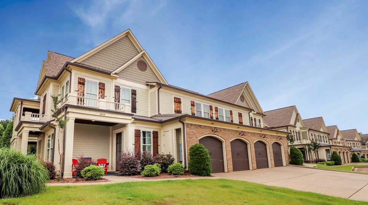 Primary Photo - 3 Bedroom Condo at the Country Club