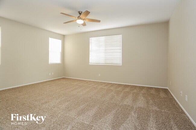 Building Photo - 4056 Little Bay Ave