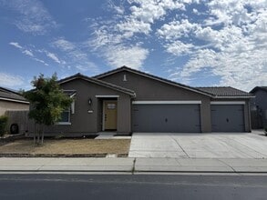Building Photo - 2124 Ukiah Ct