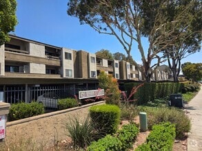 Building Photo - 6725 Mission Gorge Rd