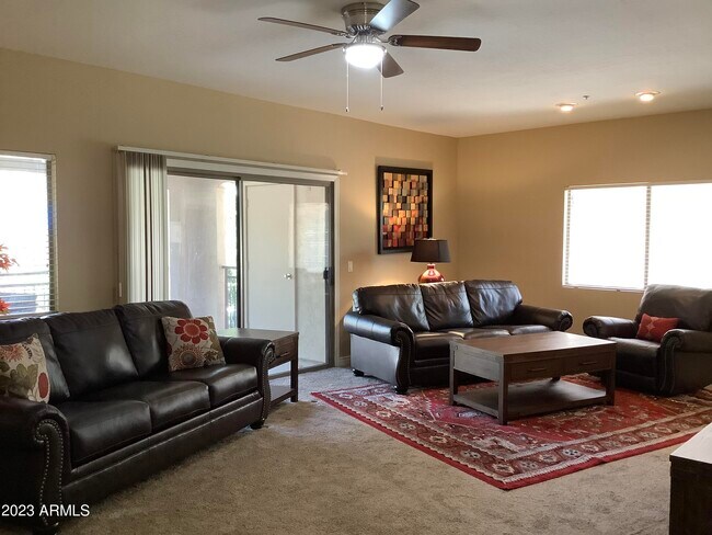Foto del edificio - 16801 N 94th St