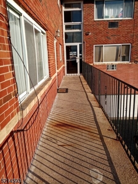 Foto del edificio - 6405 Durham Ave