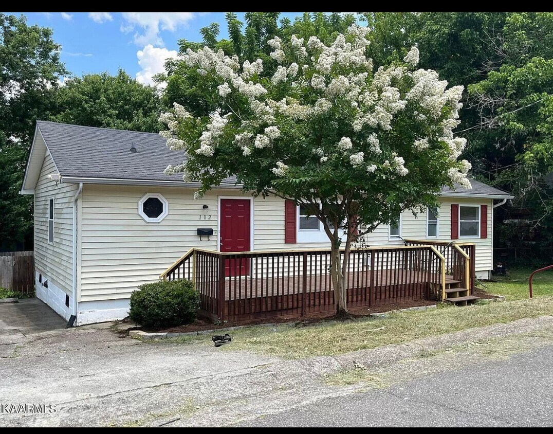 Primary Photo - 102 Palmer Rd