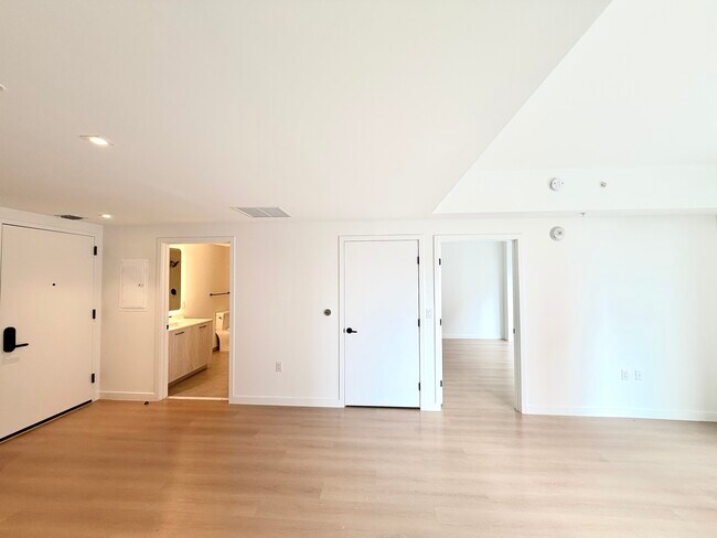Foto del edificio - 107 NW 32nd St