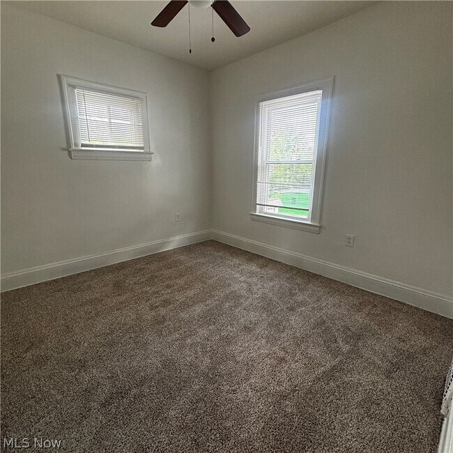Foto del edificio - 3736 E 153rd St