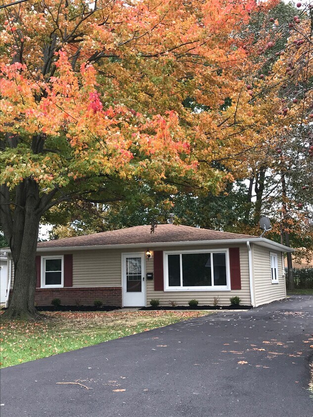 FRONT - 8238 Rushton Dr