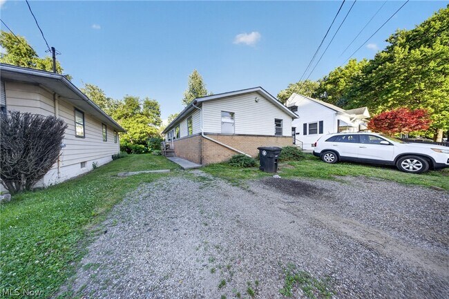 Foto del edificio - 1095 St Michaels Ave