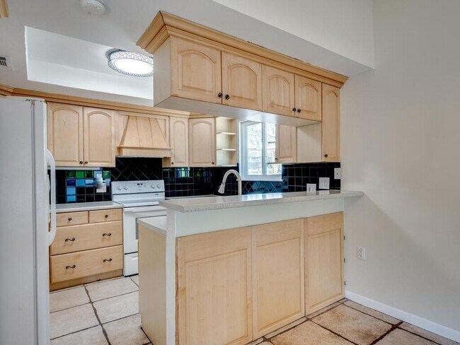 Foto del edificio - 907 E Live Oak St