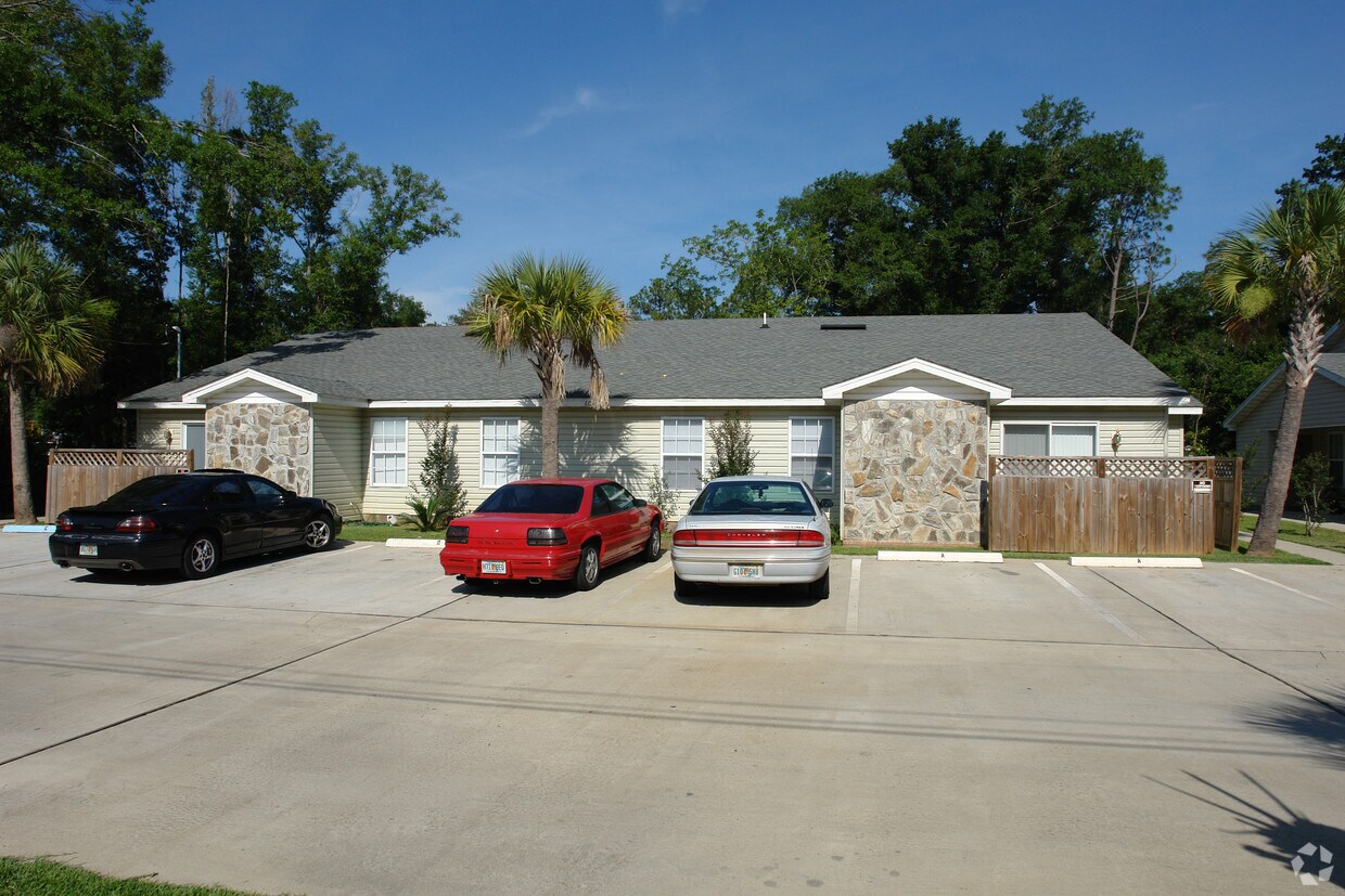 Primary Photo - 601 61st Ave