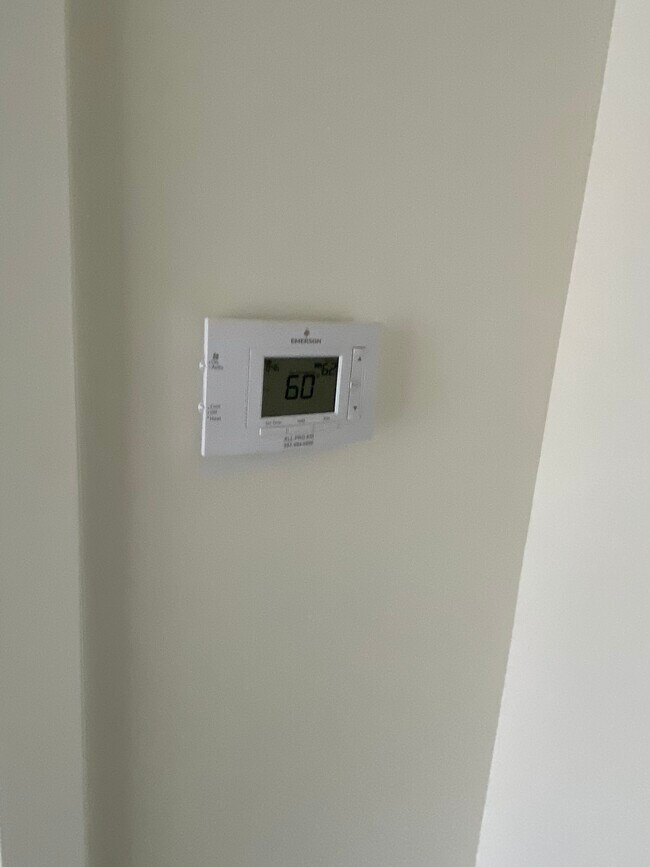 Foto del edificio - 109 W Claremont St