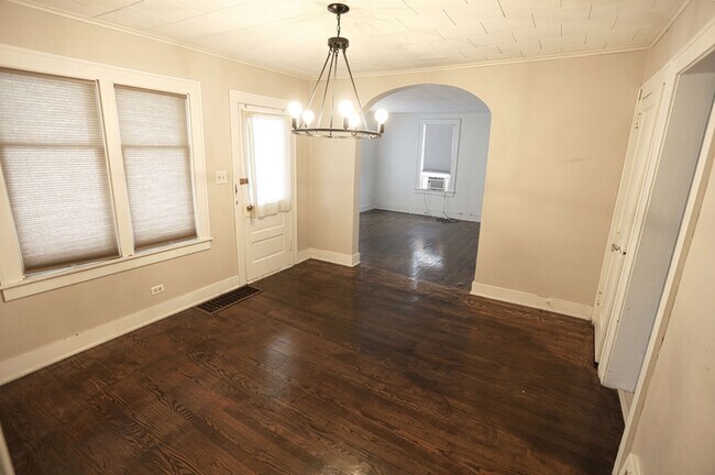 Foto del edificio - 826 Pennoyer Ave