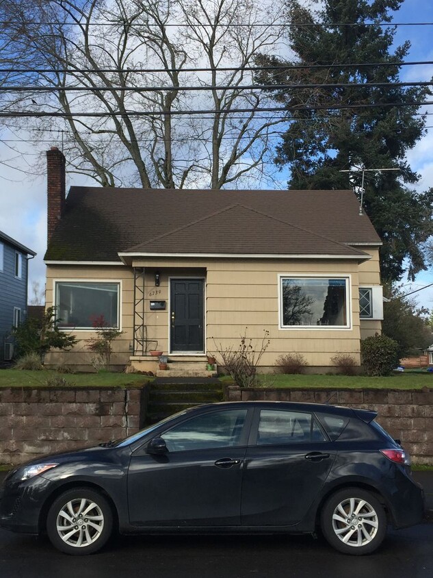 Foto principal - 2 Blocks from the University of Portland -...