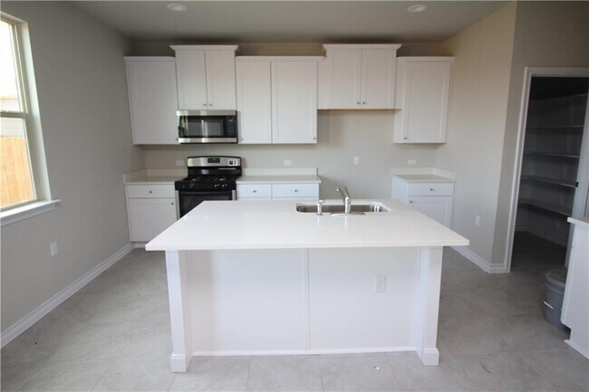 Building Photo - 11708 Saddle Rock Dr