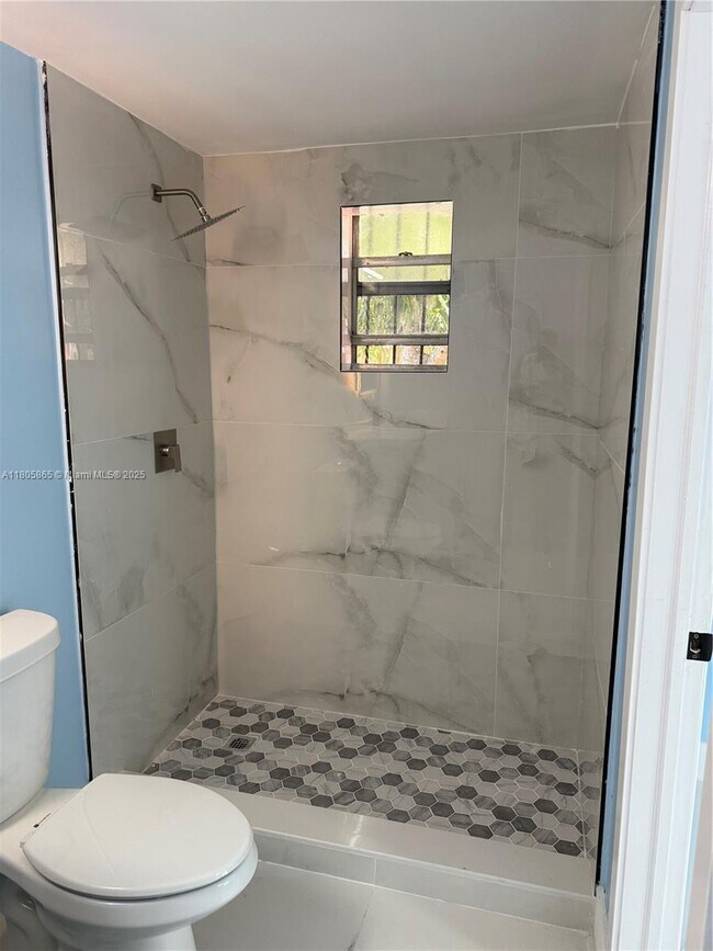 Foto del edificio - 530 NW 116th Terrace