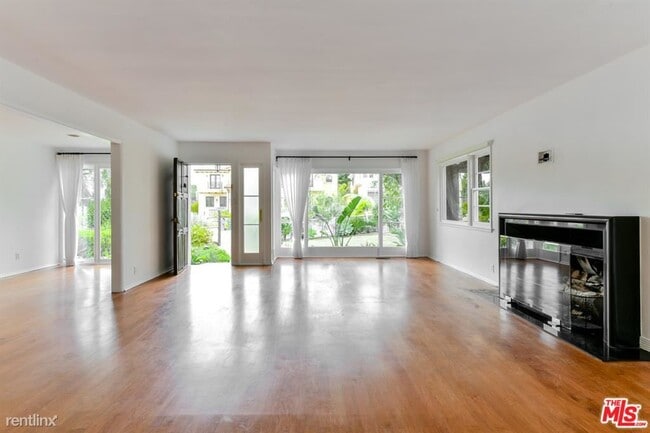Building Photo - 4 br, 3.5 bath House - 717 S Bristol Ave