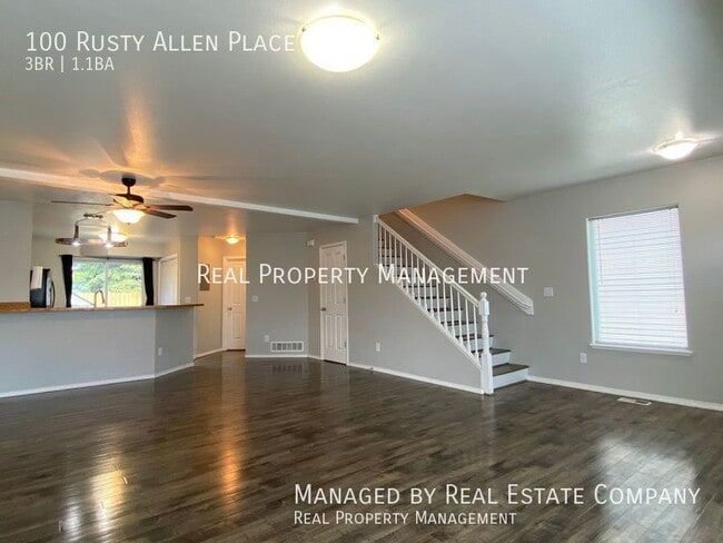 Foto del edificio - 100 Rusty Allen Pl