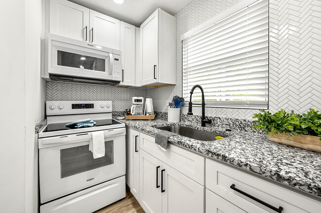 Building Photo - 2310 Tiger Flowers Dr NW