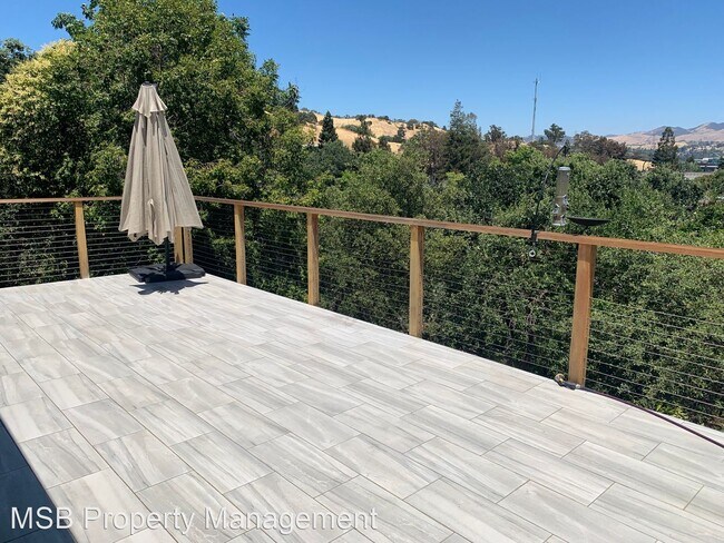 Foto del edificio - 4 br, 3 bath House - 1340 Juanita Drive
