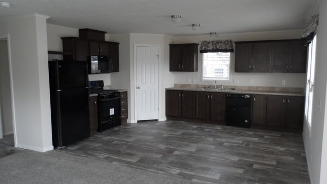 Building Photo - 134 Maynard Cir