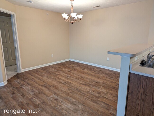 Building Photo - 2 br, 2 bath House - 3045 Westminster #205