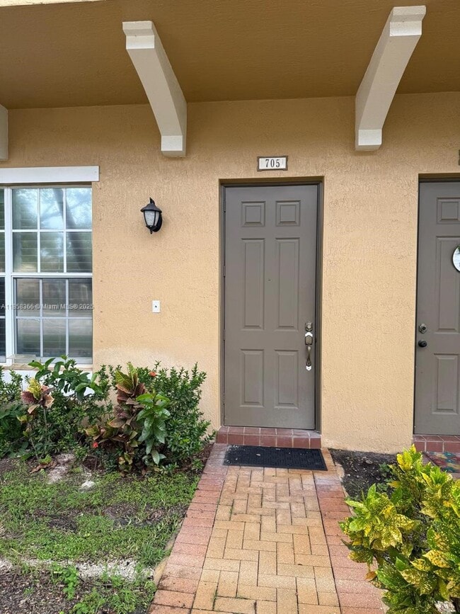 Building Photo - 705 SW 147th Ave