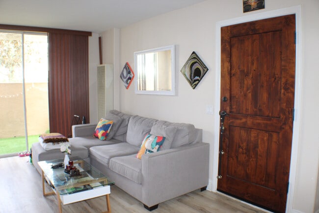 Building Photo - 3955 Nobel Dr