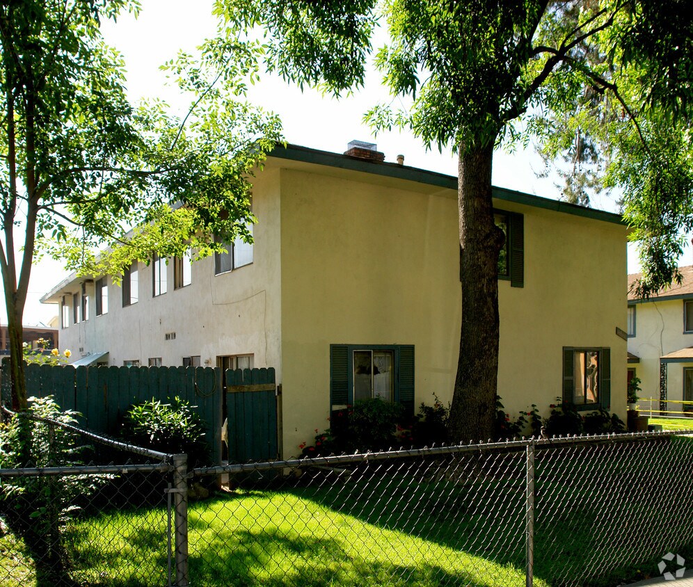 Foto del edificio - 1032 N Sacramento Ave