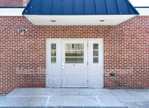 Building Photo - 100 S Front St