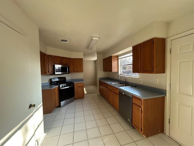 Foto del edificio - 8411 Priest River Dr