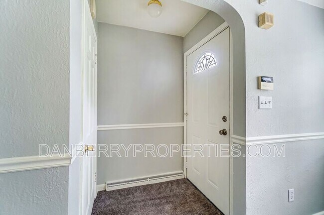 Foto del edificio - 833 Turner Ave